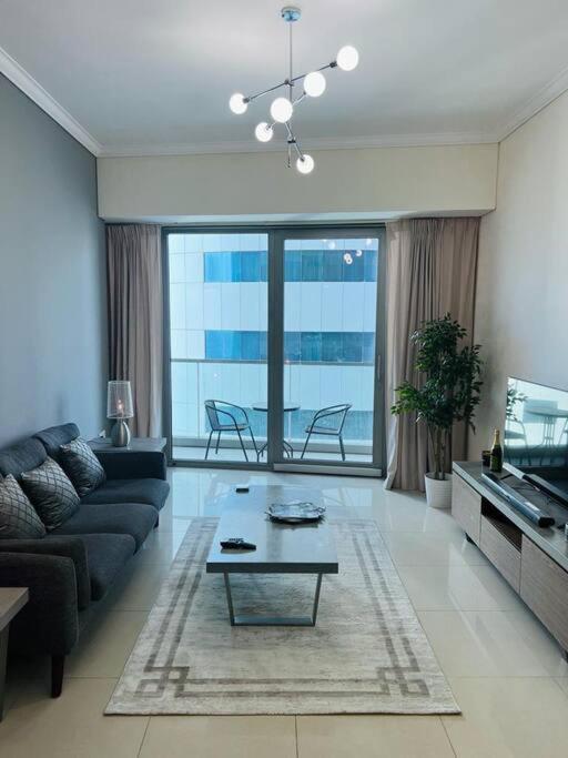 1 Bed Apartment With Sea View, Pool, Gym & Free Parking In Dubai Marina Eksteriør billede