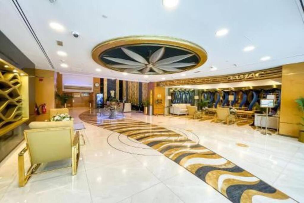 1 Bed Apartment With Sea View, Pool, Gym & Free Parking In Dubai Marina Eksteriør billede